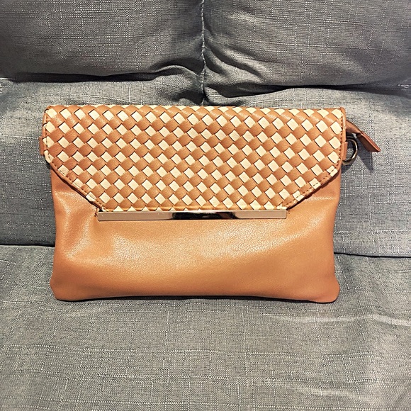 NWOT oversized clutch/crossbody! ❤️ - Picture 2 of 8